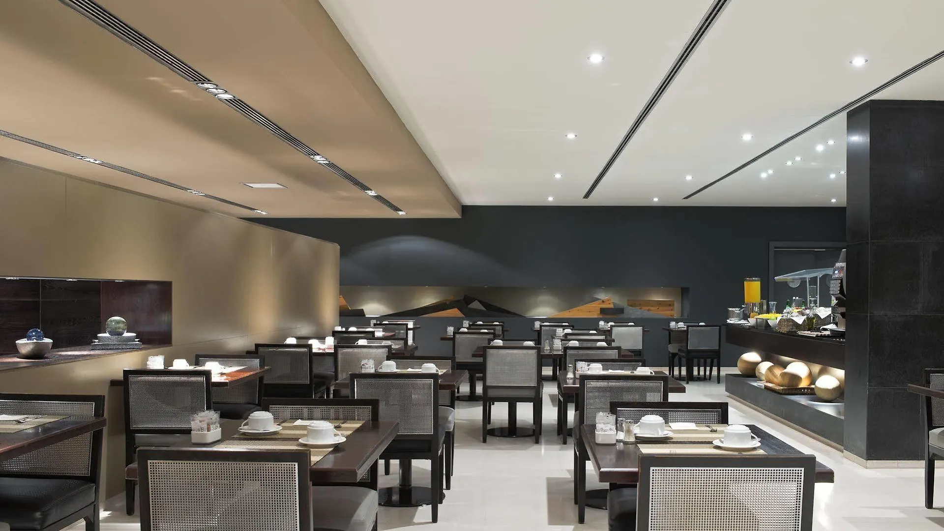 Eurostars Lisboa Parque Hotel 4*, Lisbon